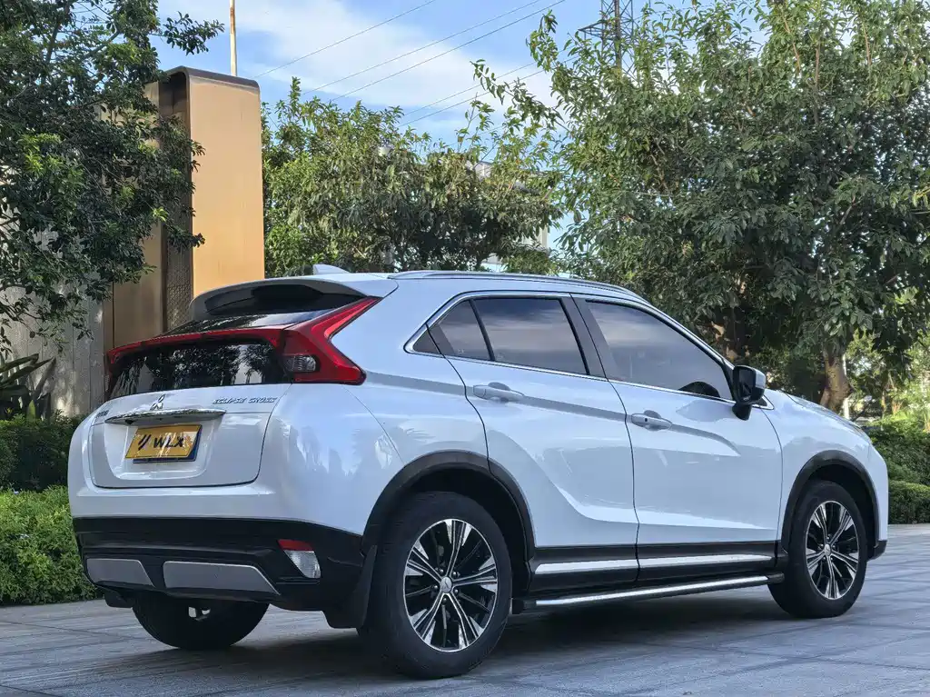 Mitsubishi Eclipse Cross — фото 7
