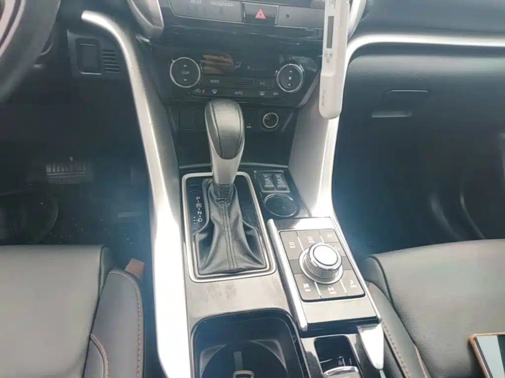 Mitsubishi Eclipse Cross — фото 14