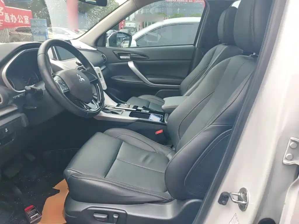 Mitsubishi Eclipse Cross — фото 15