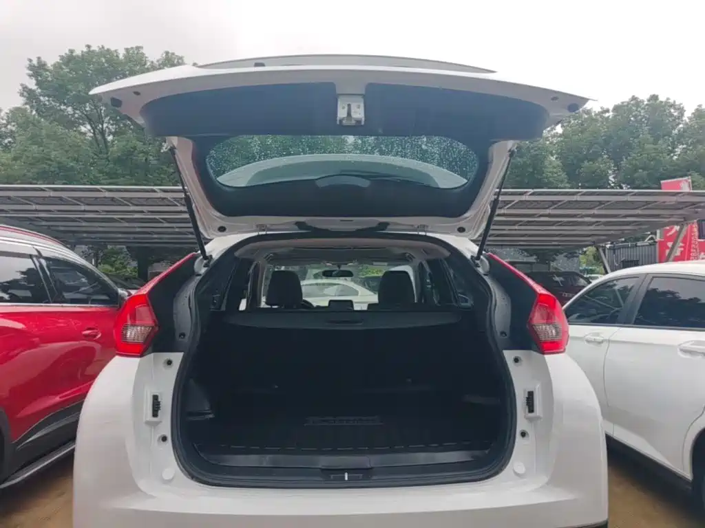 Mitsubishi Eclipse Cross — фото 19
