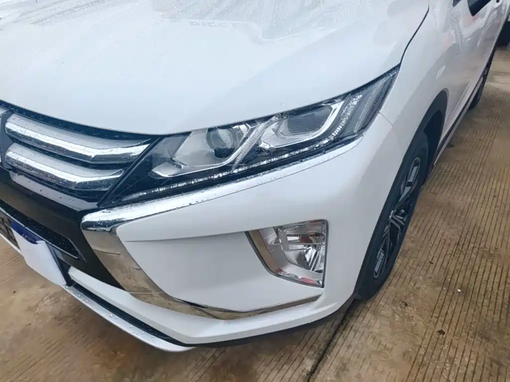 Mitsubishi Eclipse Cross — фото 24