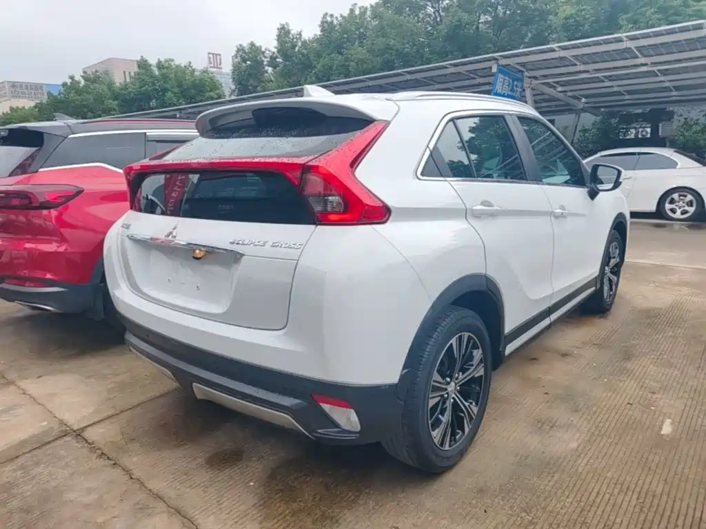 Mitsubishi Eclipse Cross — фото 7