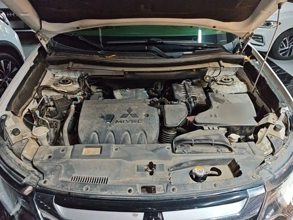 Mitsubishi Outlander — фото 20
