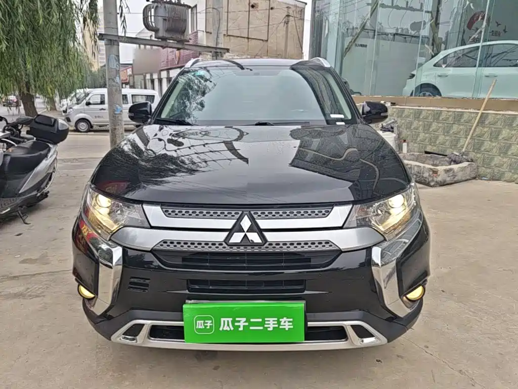 Mitsubishi Outlander — фото 3