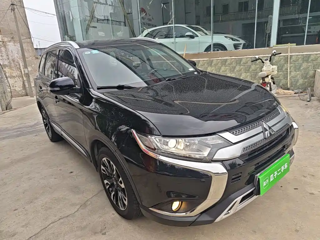 Mitsubishi Outlander — фото 4