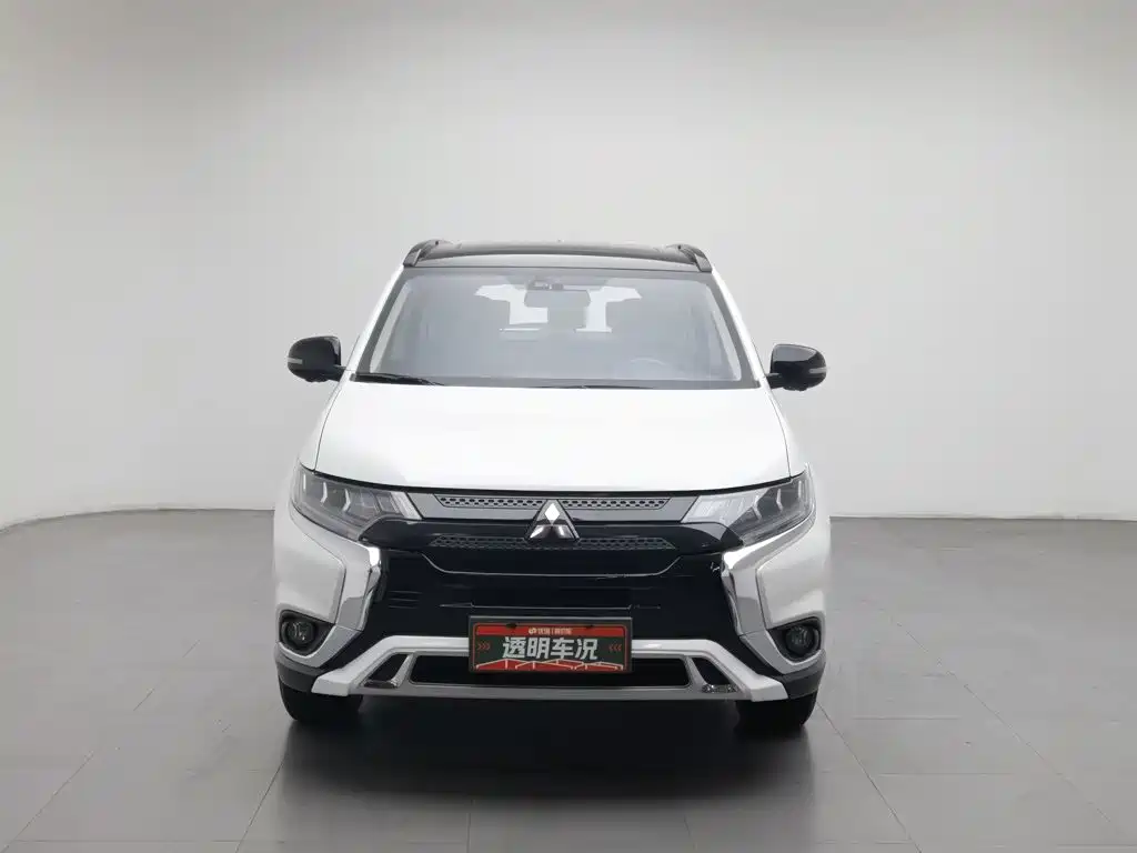 Mitsubishi Outlander — фото 3