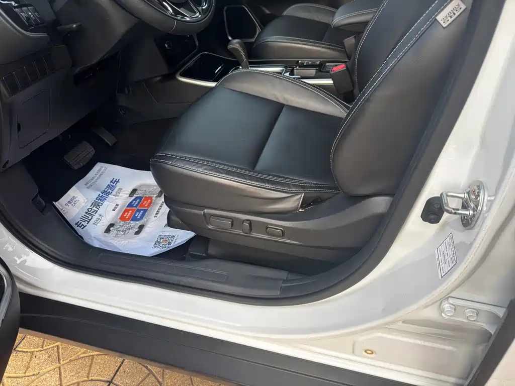 Mitsubishi Outlander — фото 10