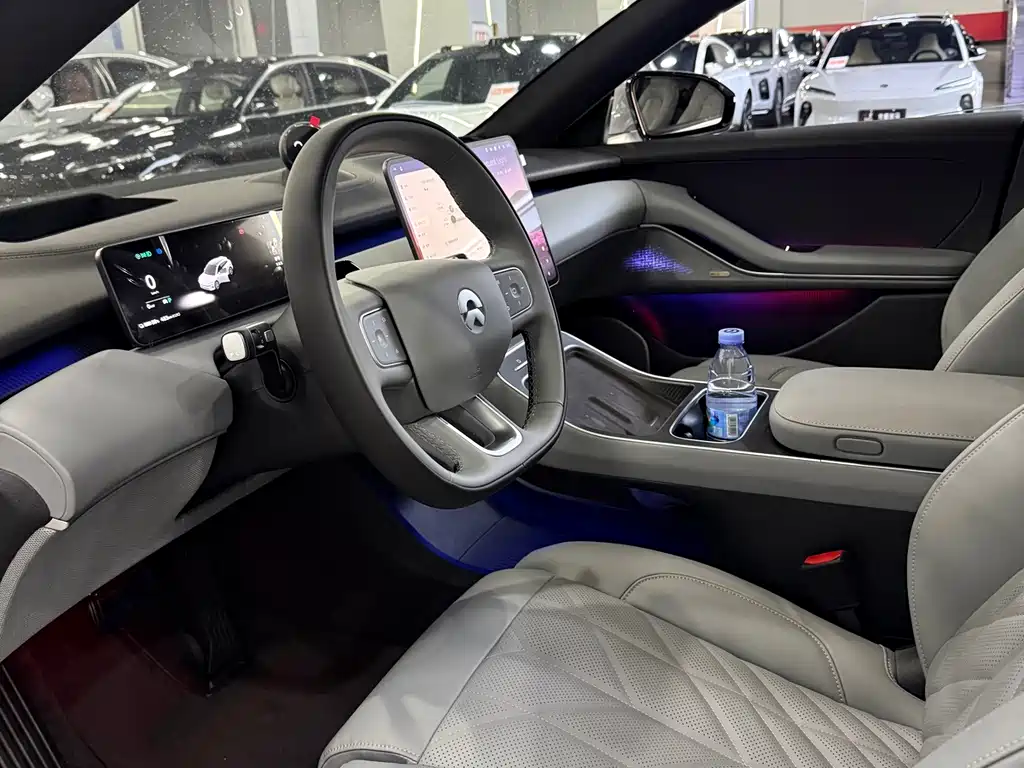 NIO ET5T — фото 8