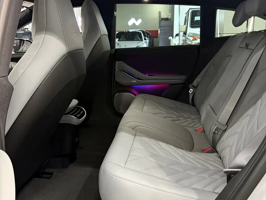 NIO ET5T — фото 9
