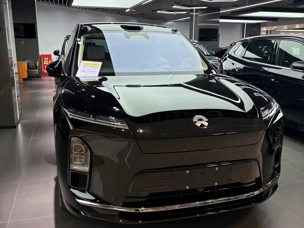 NIO ES8