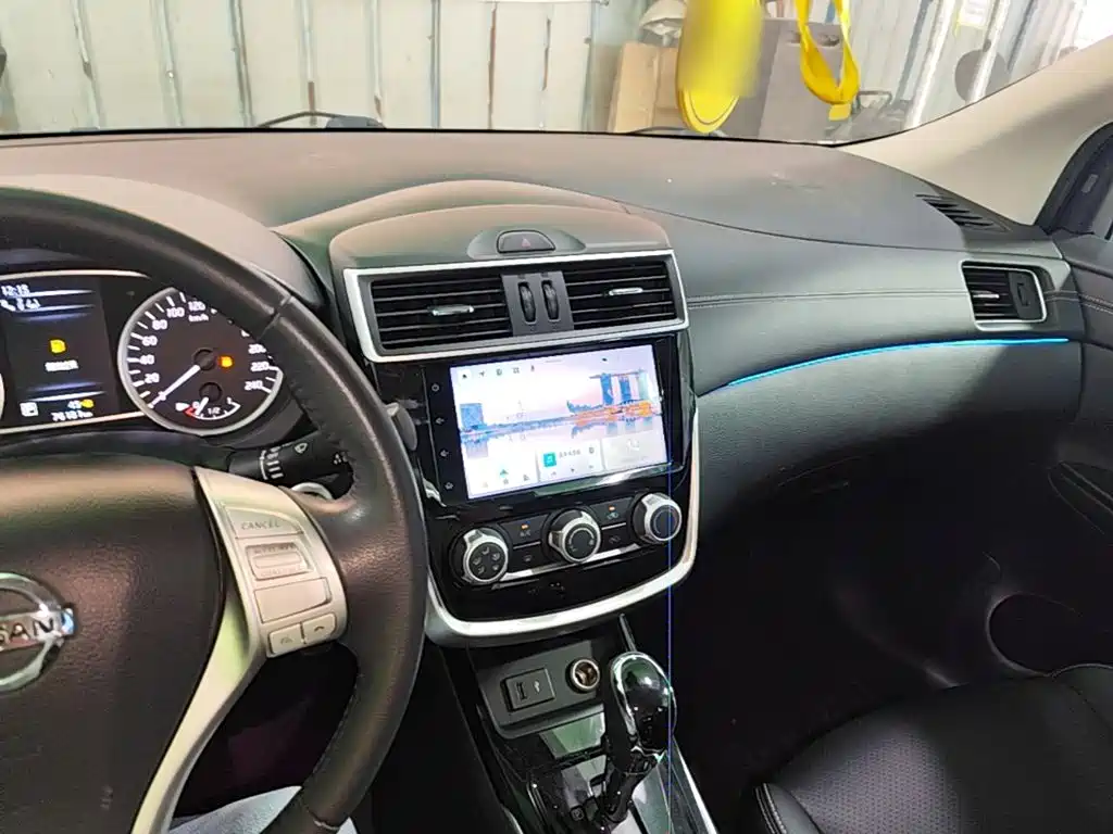 Nissan Tiida — фото 10