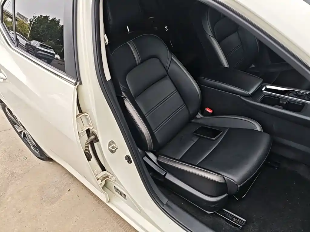 Nissan Sylphy — фото 25