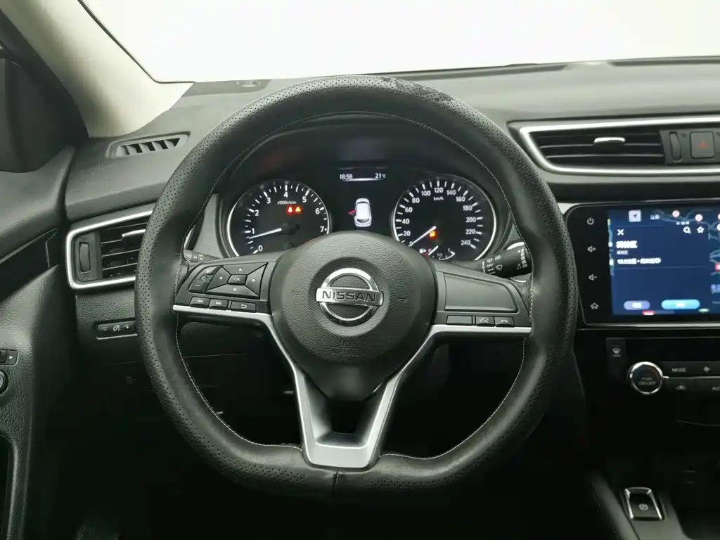 Nissan Qashqai — фото 11