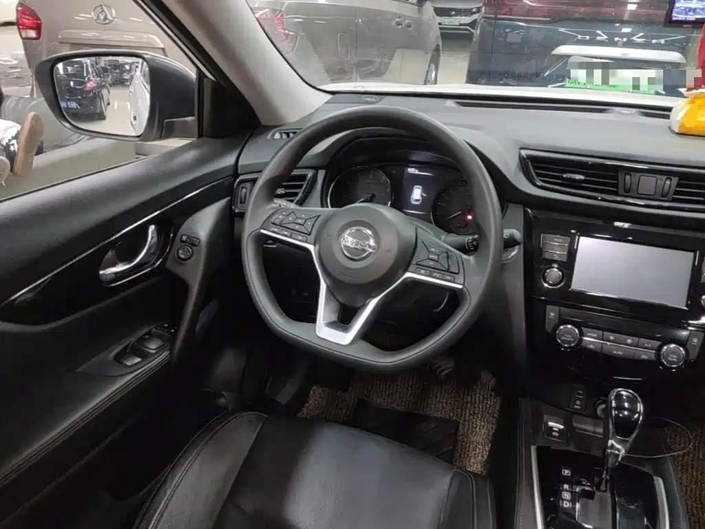 Nissan X-Trail — фото 11