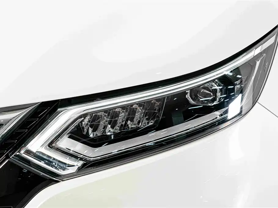 Nissan Qashqai — фото 4