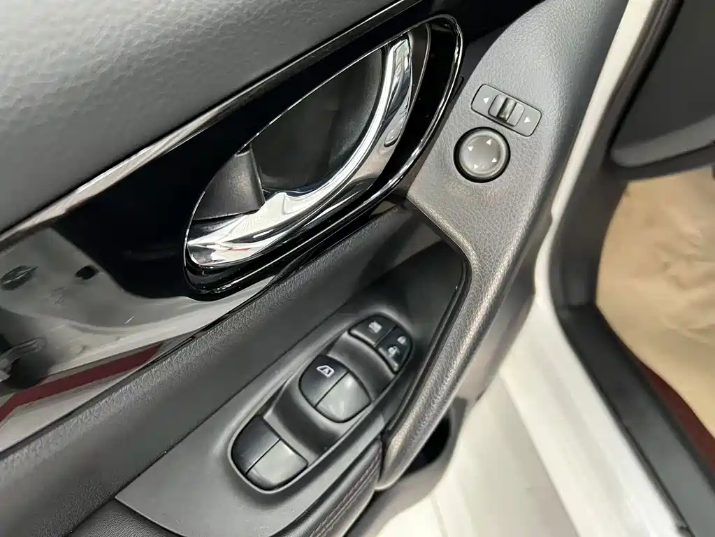 Nissan Qashqai — фото 16