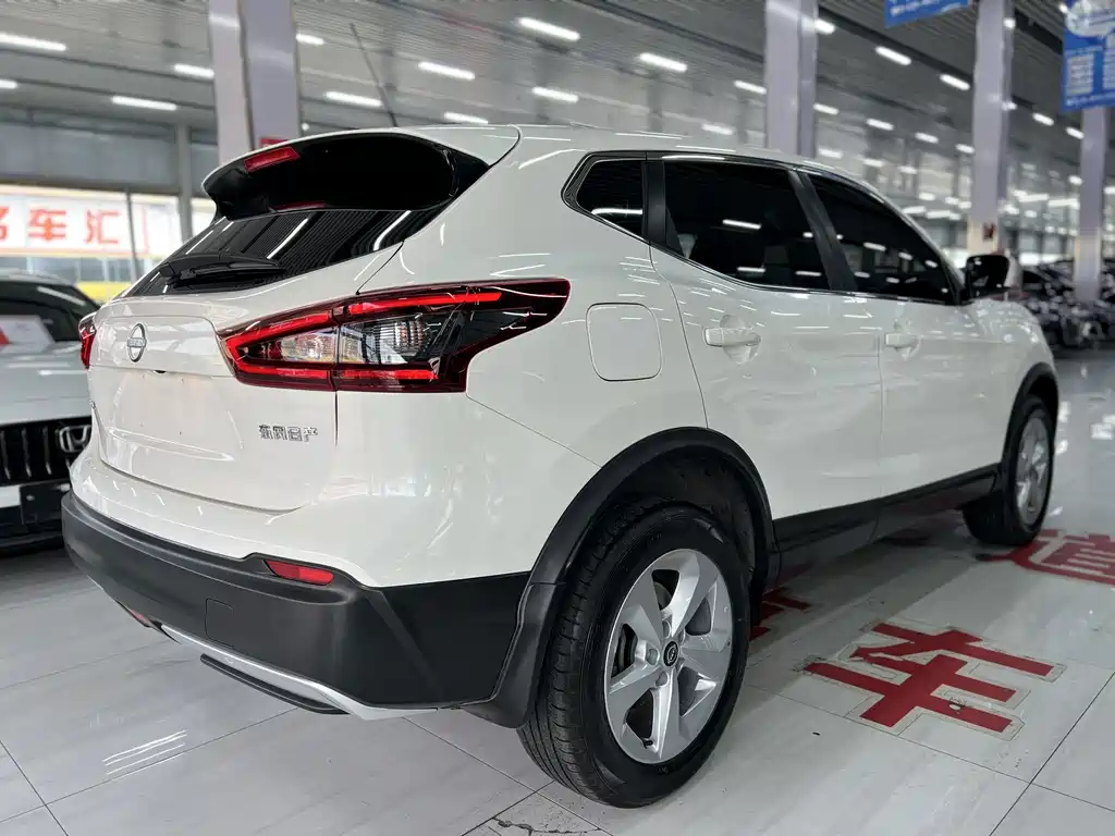 Nissan Qashqai — фото 7