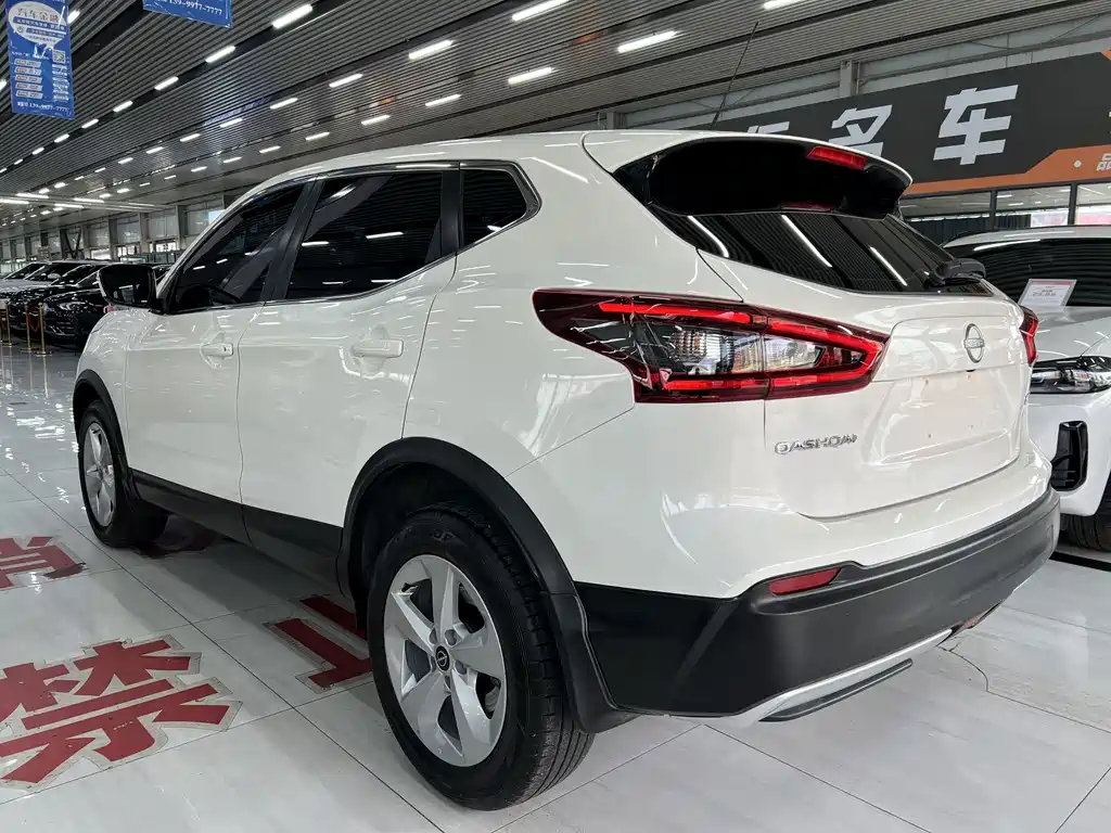 Nissan Qashqai — фото 9