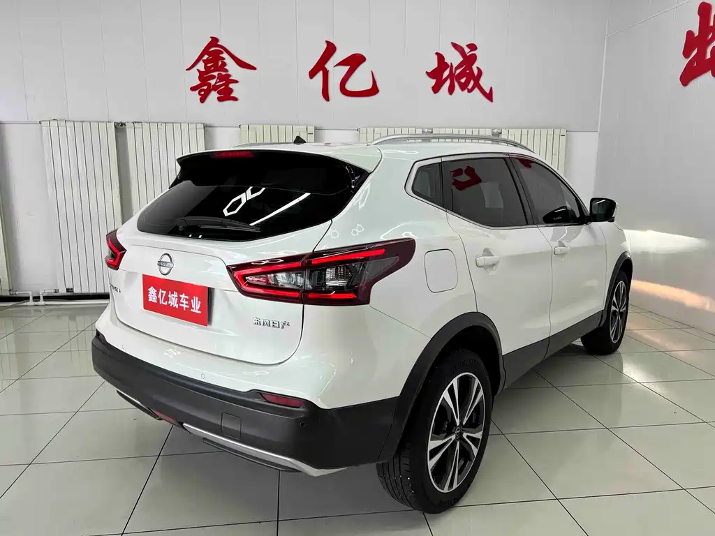 Nissan Qashqai — фото 4