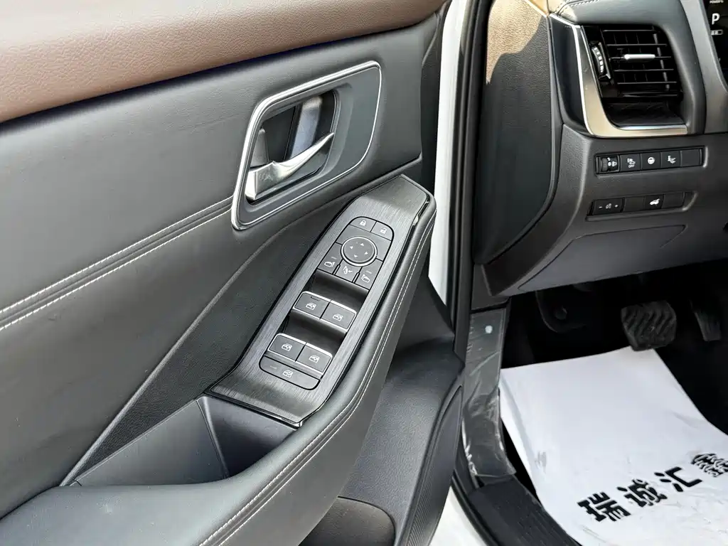 Nissan X-Trail — фото 20