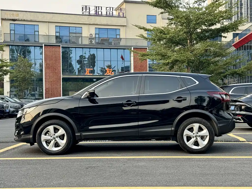 Nissan Qashqai — фото 6