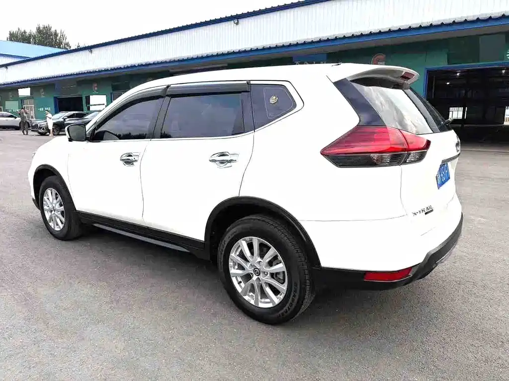 Nissan X-Trail — фото 11