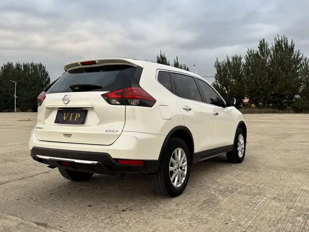 Nissan X-Trail — фото 4