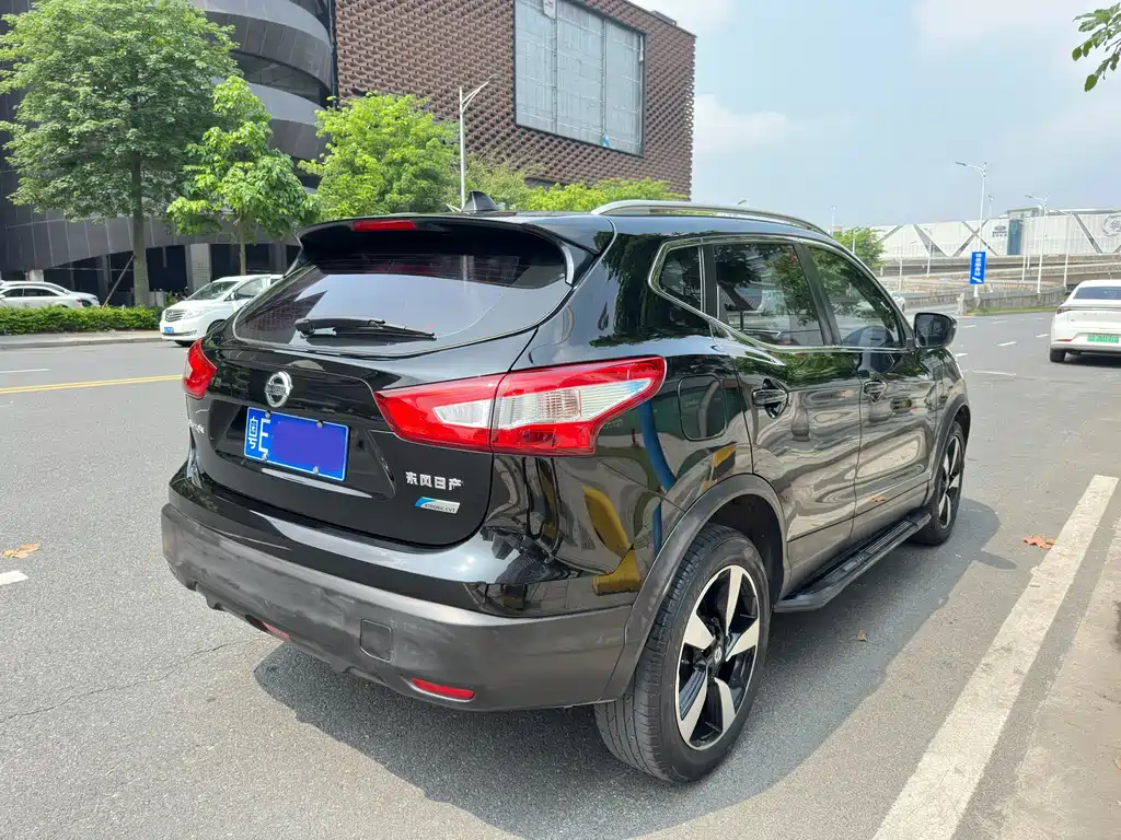 Nissan Qashqai — фото 4