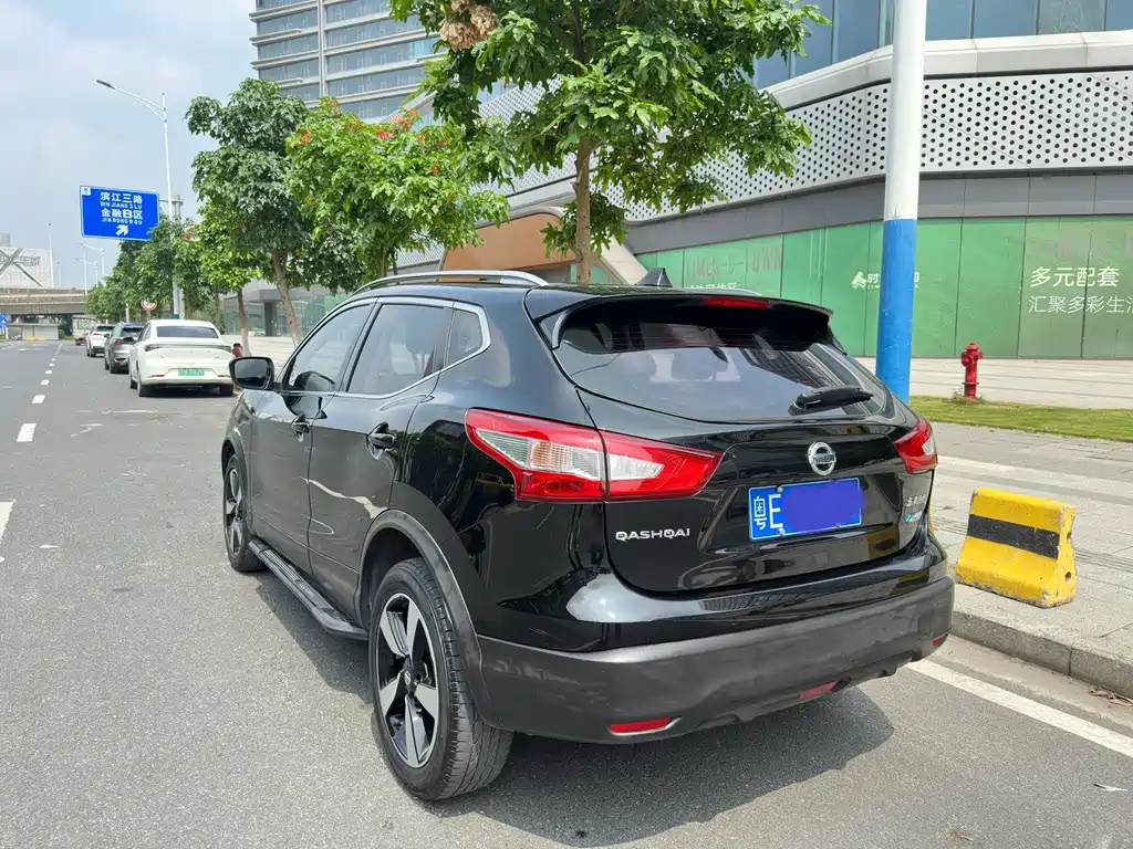 Nissan Qashqai — фото 5
