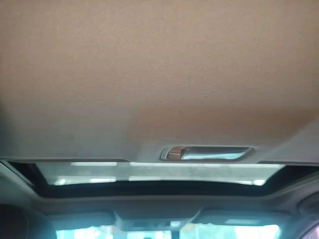 Nissan Tiida — фото 18