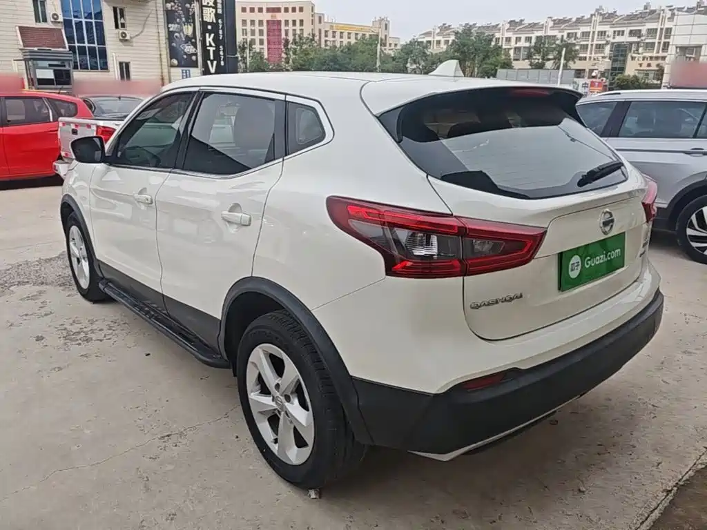 Nissan Qashqai — фото 5