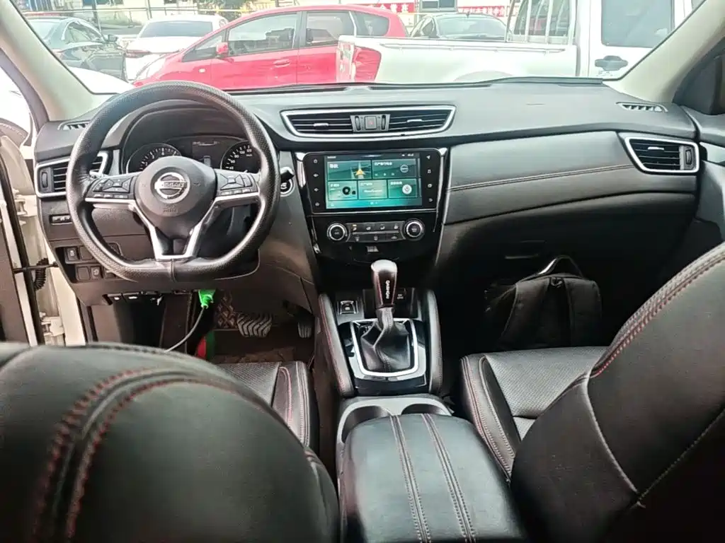 Nissan Qashqai — фото 10