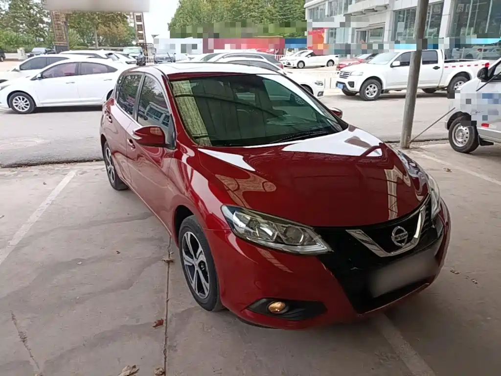 Nissan Tiida — фото 4