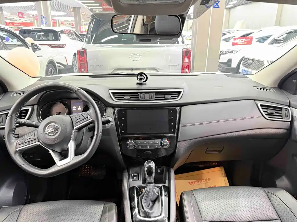 Nissan Qashqai — фото 11