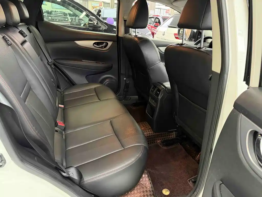 Nissan Qashqai — фото 9