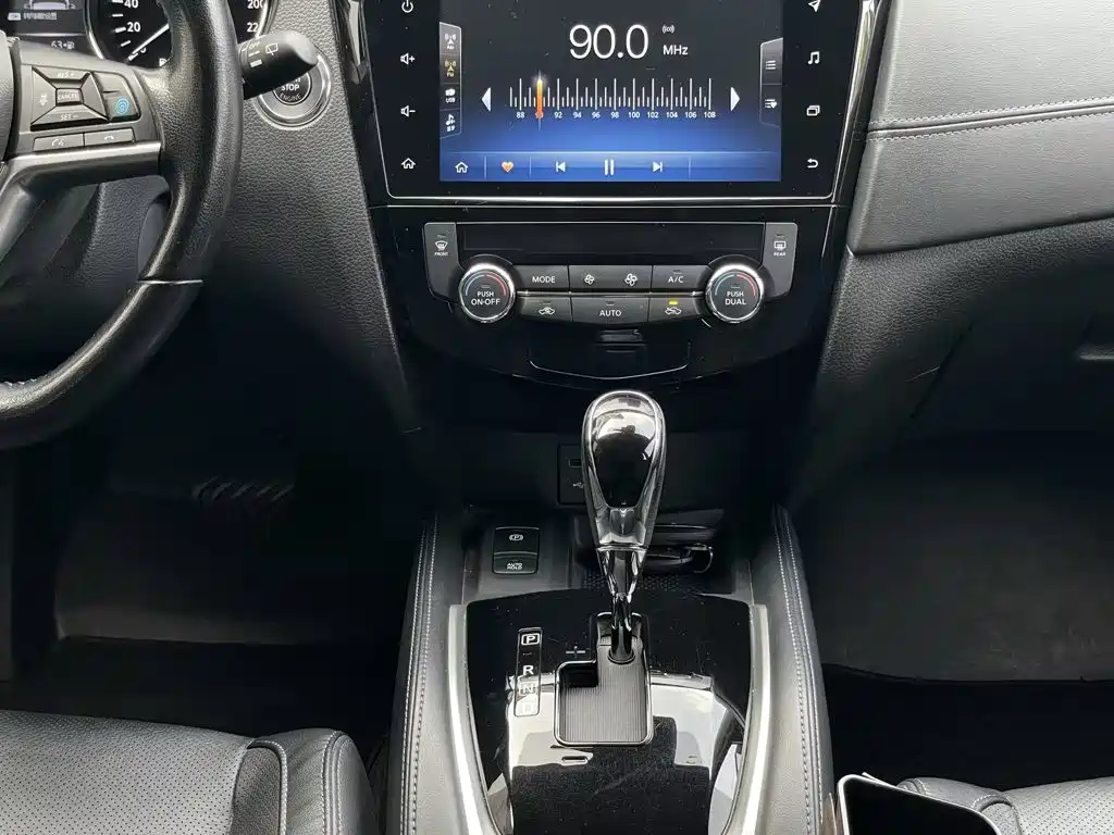 Nissan X-Trail — фото 13