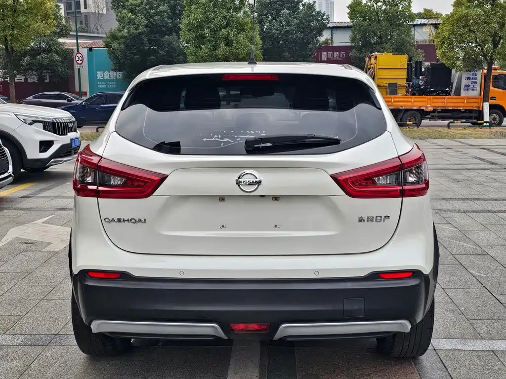 Nissan Qashqai — фото 9