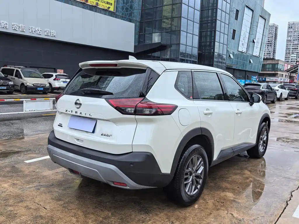 Nissan X-Trail — фото 10