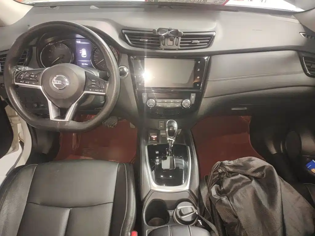 Nissan X-Trail — фото 10