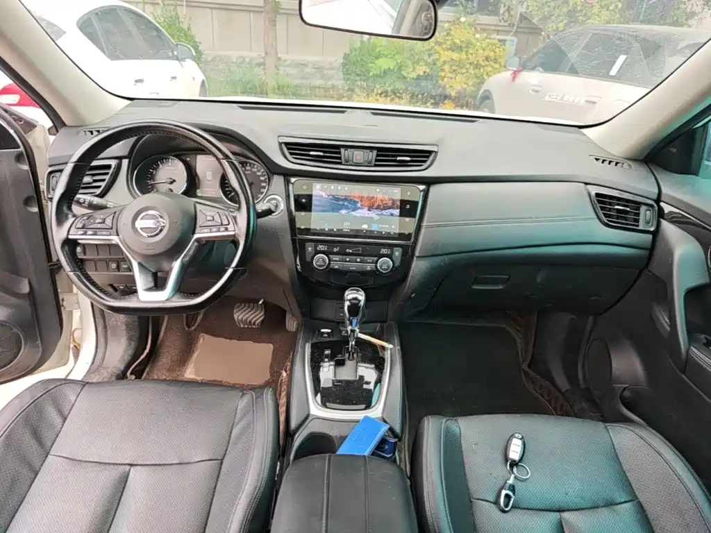 Nissan X-Trail — фото 10