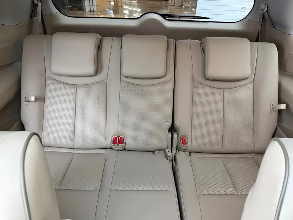 Nissan Quest — фото 14