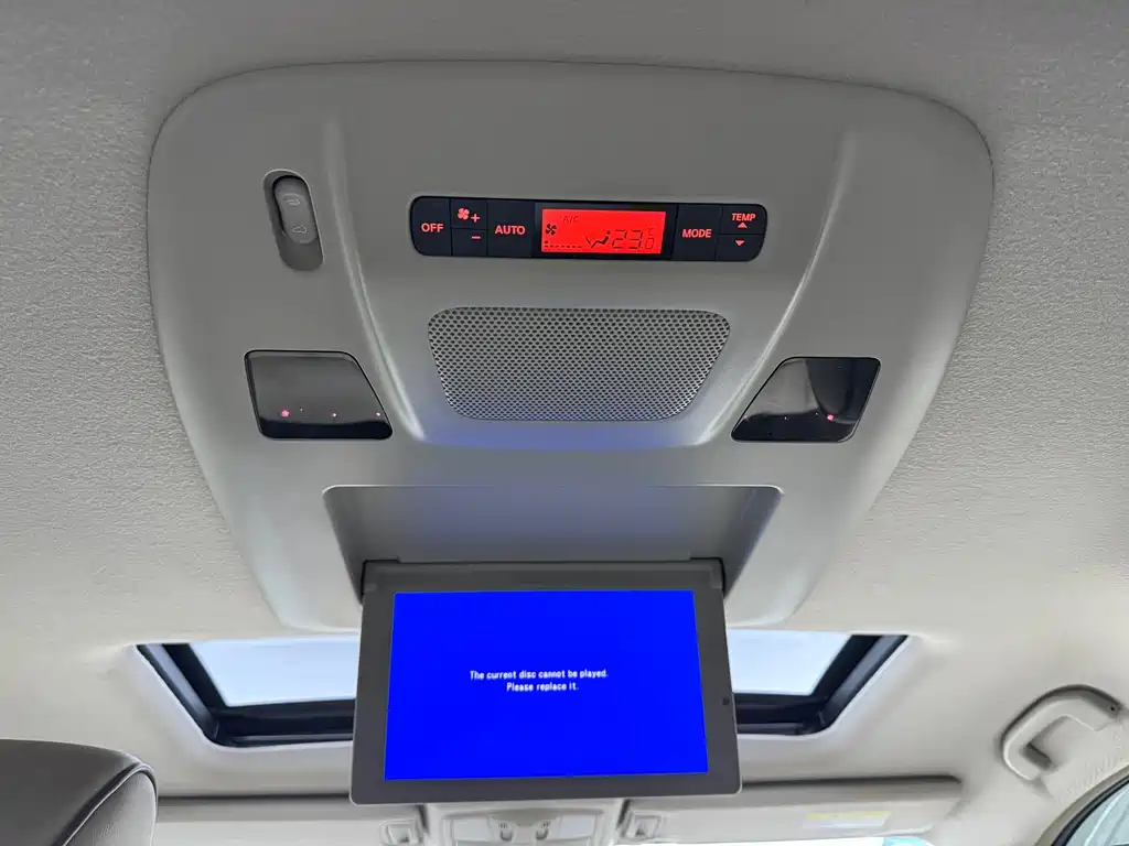 Nissan Quest — фото 15