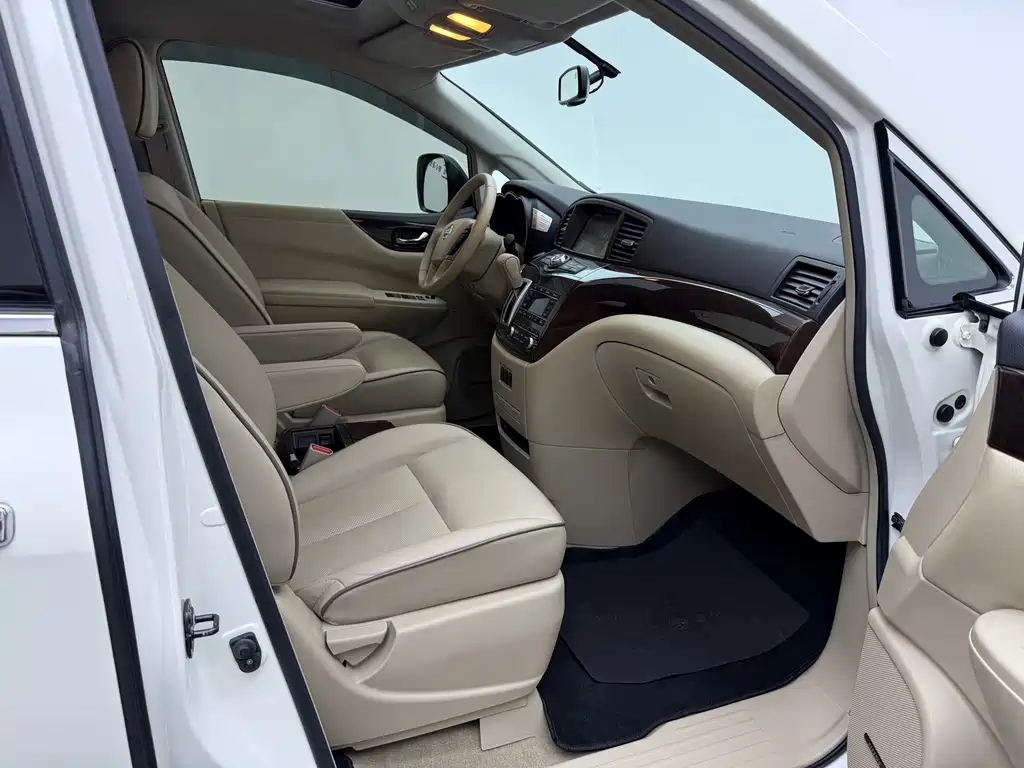 Nissan Quest — фото 18