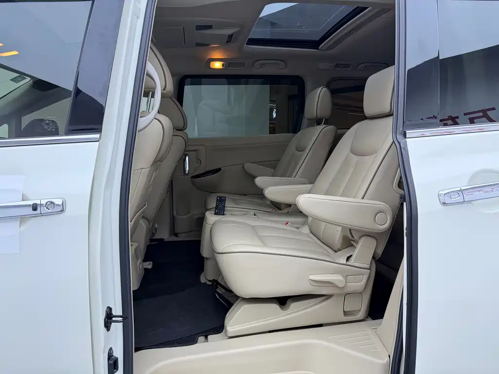 Nissan Quest — фото 10