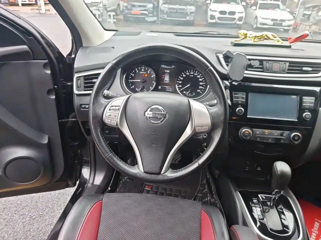 Nissan Qashqai — фото 11