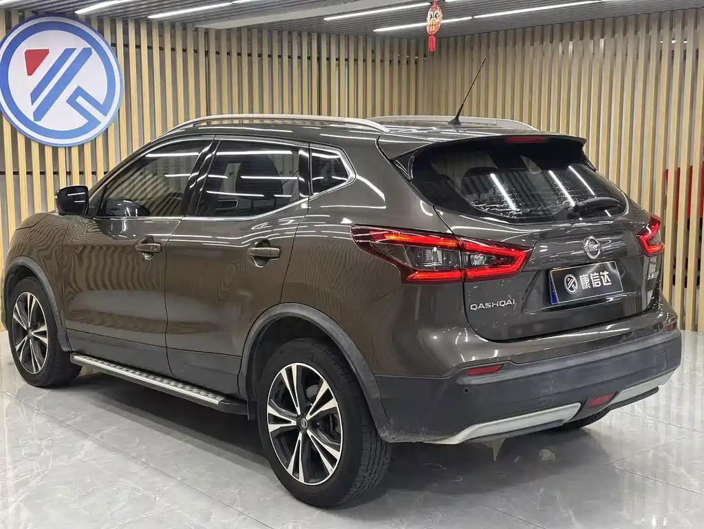 Nissan Qashqai — фото 8