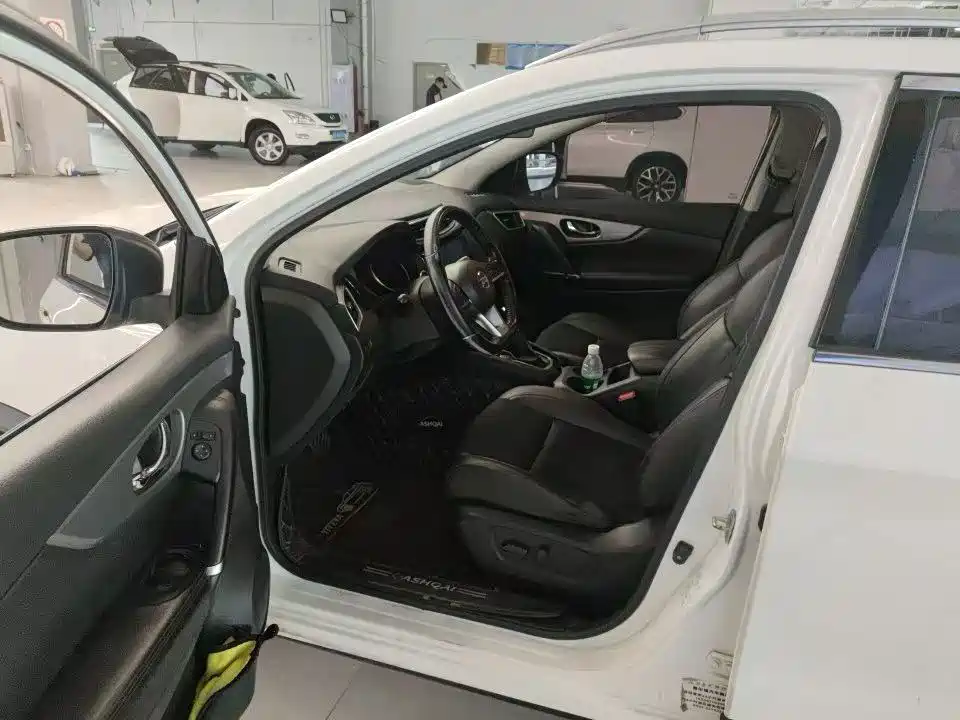Nissan Qashqai — фото 5