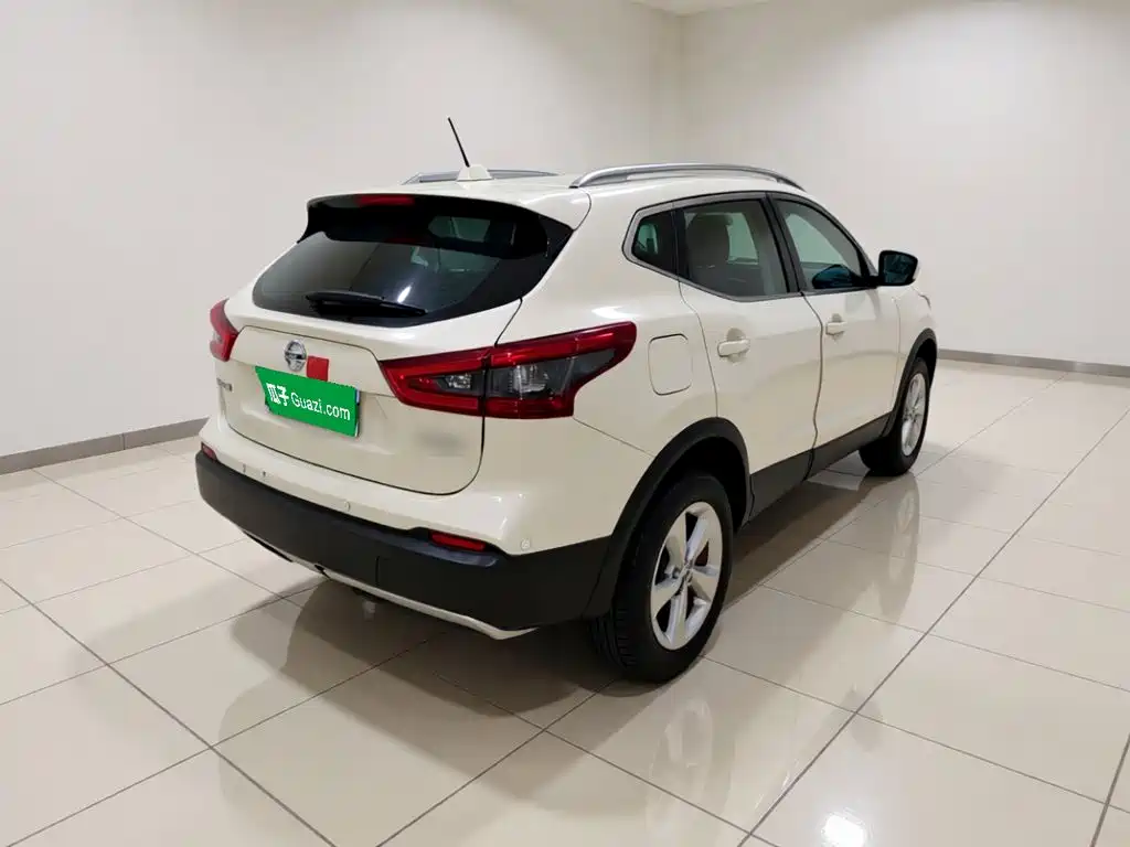 Nissan Qashqai — фото 6