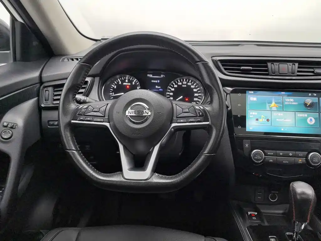 Nissan X-Trail — фото 11