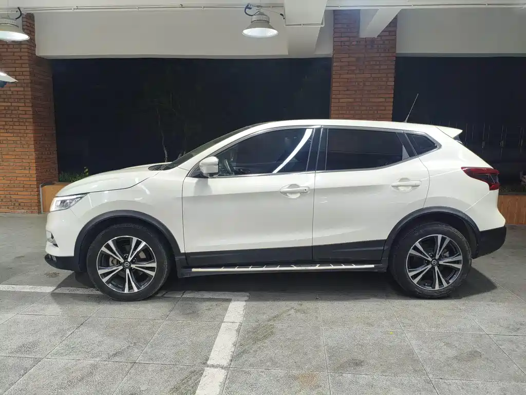 Nissan Qashqai — фото 2
